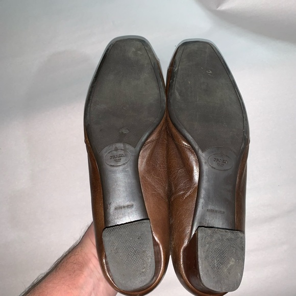 PRADA size 40.5 brown calfskin pumps w/buckle - Picture 8 of 13